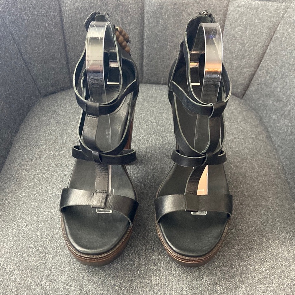 UGG Australia Platform Gladiator Leather & Wood Heel Size 9